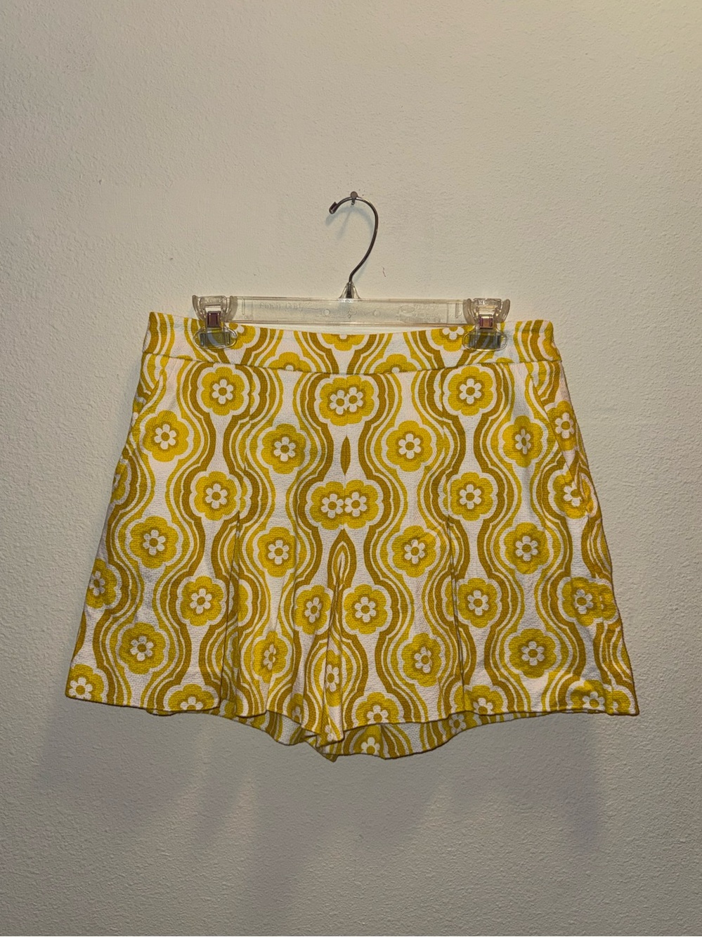 Trina Turk Pocketed Abalone Short in Sunshine Yellow💛